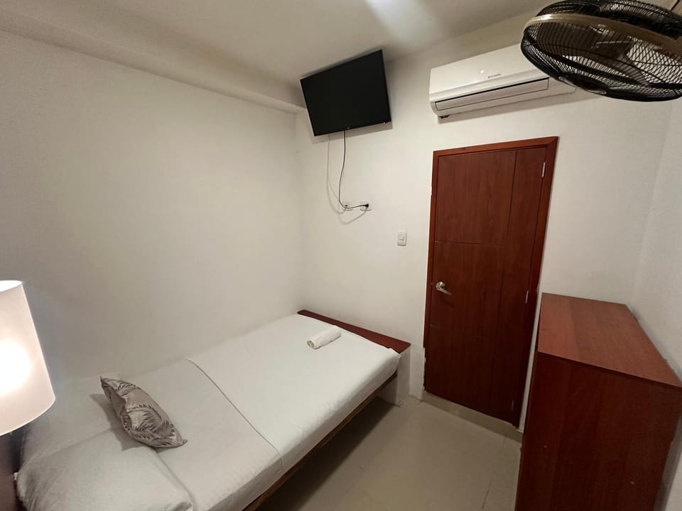 Bedroom, air conditioner