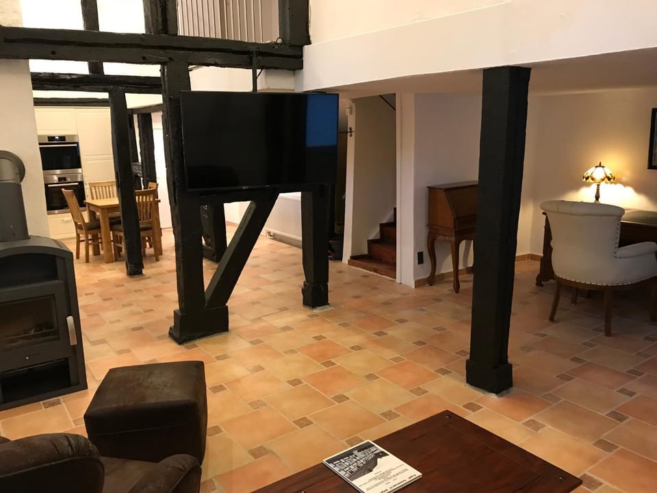 Nightclub / DJ, Lobby or reception, Lounge or bar, Seating area