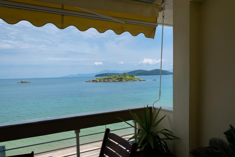 SeastheDayApartment Apartment in Nea Peramos