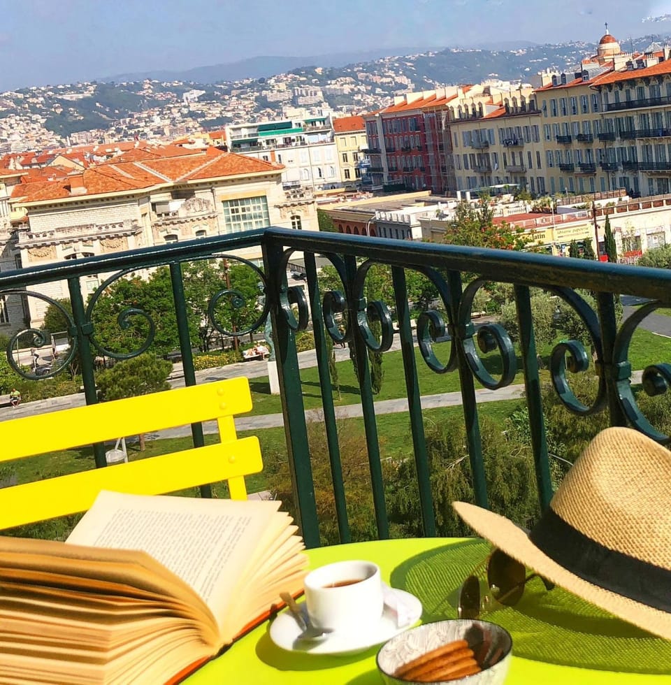 Spring, Day, Balcony/Terrace, On site, City view, Garden view, Mountain view
