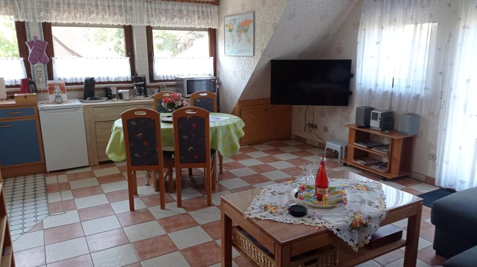 Living room, Dining area