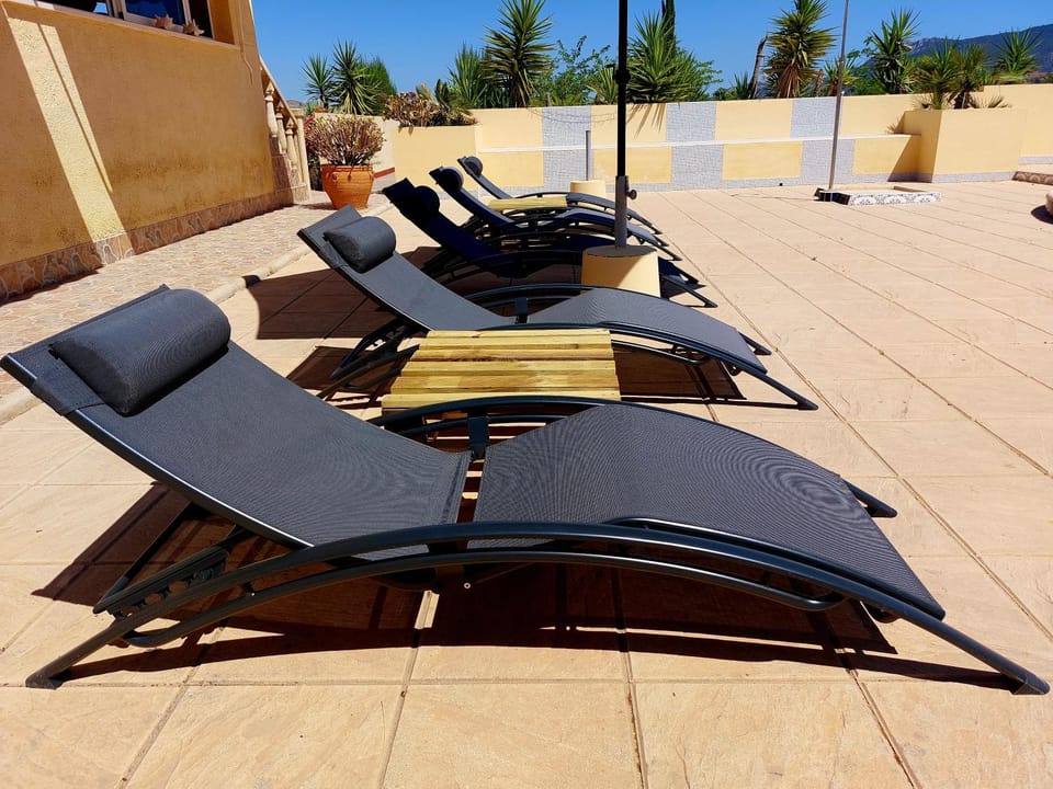 Balcony/Terrace, sunbed