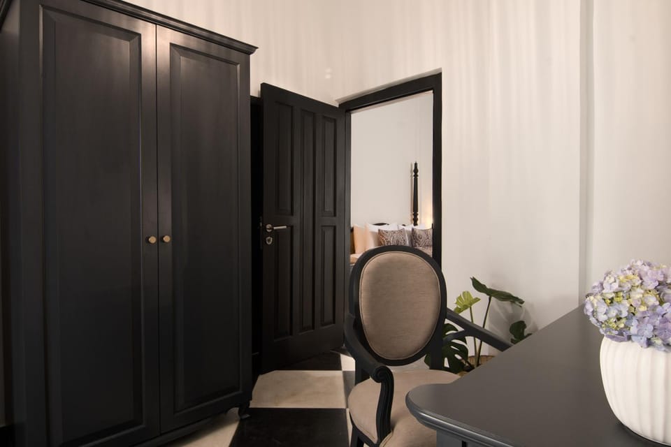 Seating area, wardrobe
