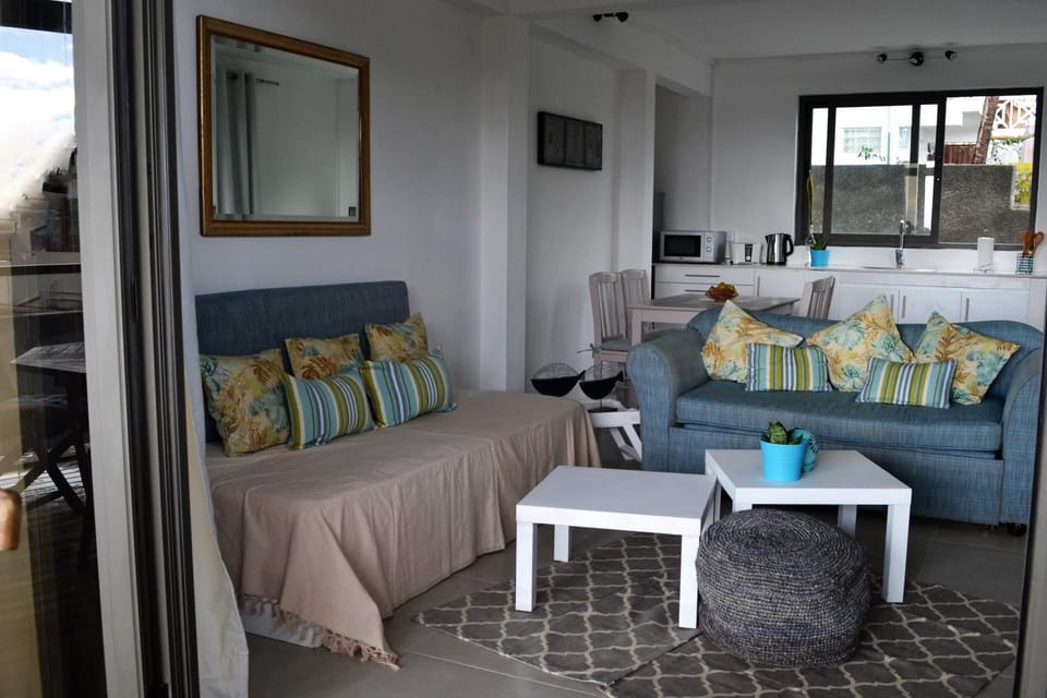 TV and multimedia, Kitchen or kitchenette, Living room, Dining area