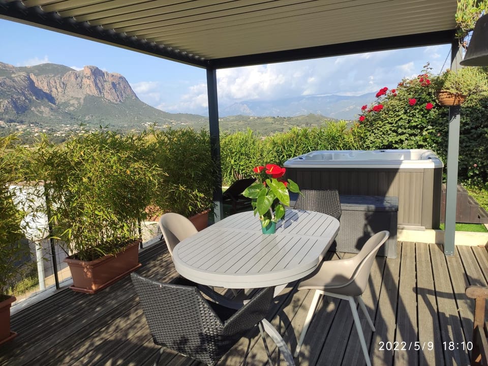 Patio, Balcony/Terrace, Balcony/Terrace, Spa and wellness centre/facilities, Mountain view
