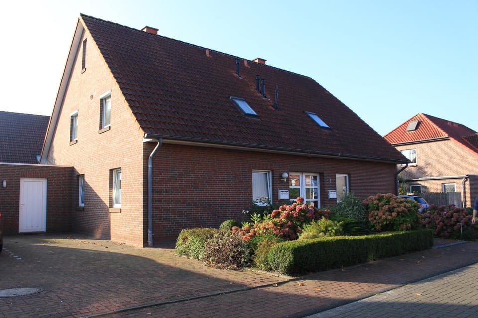 Property building, Facade/entrance, Minigolf, Hiking, Cycling