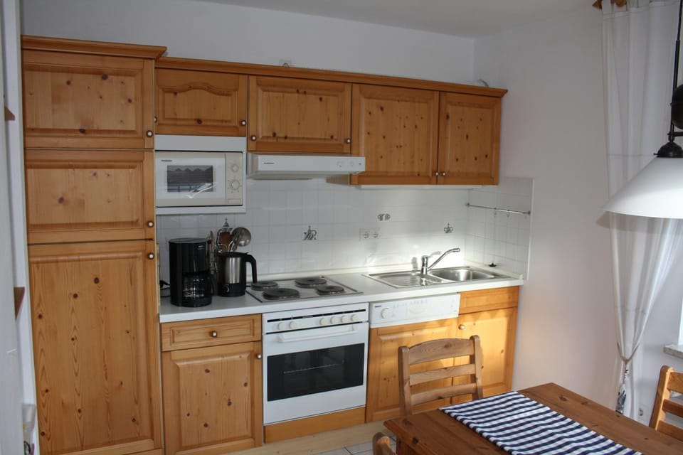 Coffee/tea facilities, Kitchen or kitchenette