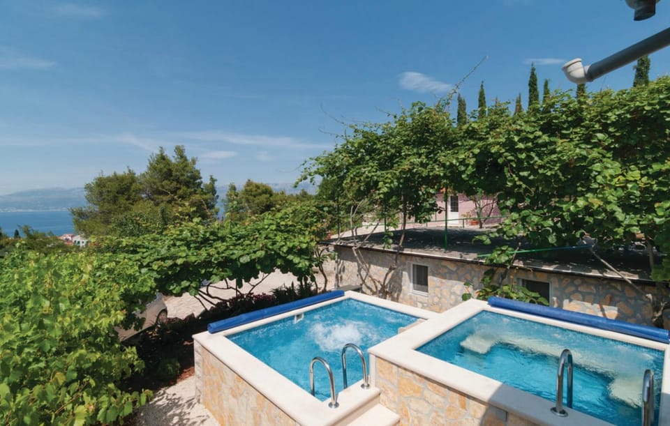 Sea view, Swimming pool, sunbed