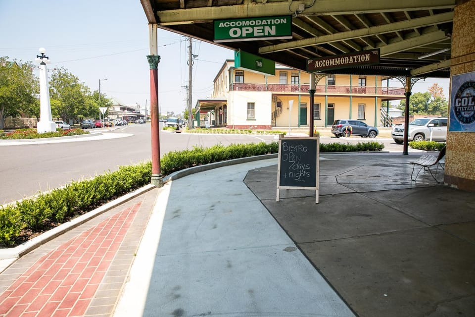 Facade/entrance