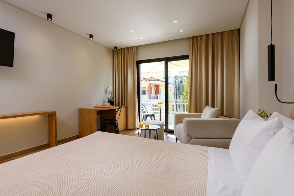Bed, Bedroom, City view