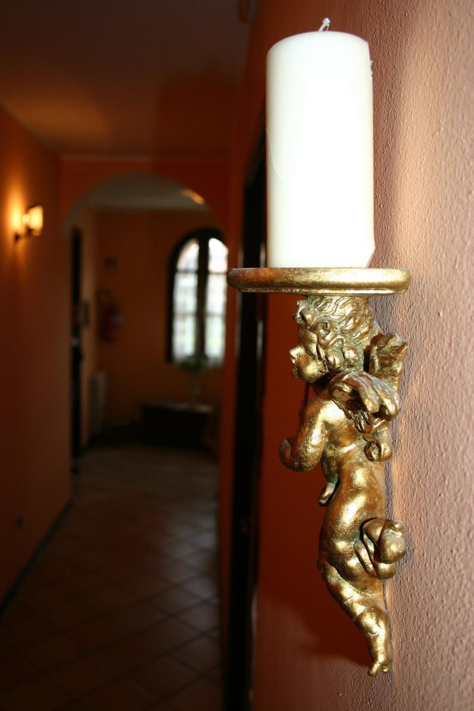 Decorative detail, Area and facilities