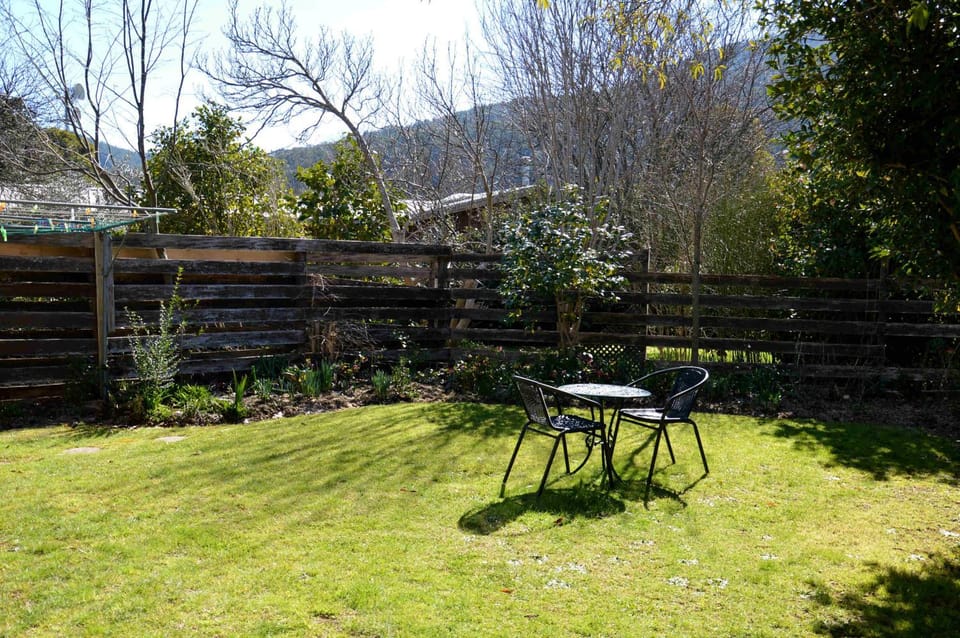 4/47 Delany Ave, Bright House in Porepunkah