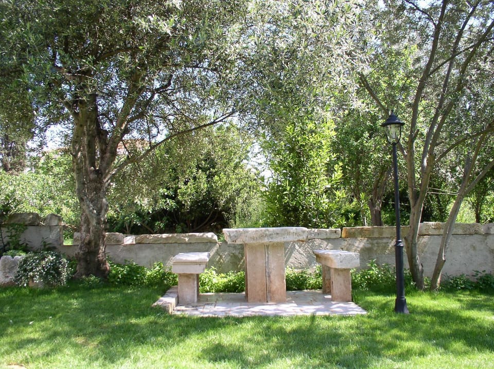 Garden, Decorative detail