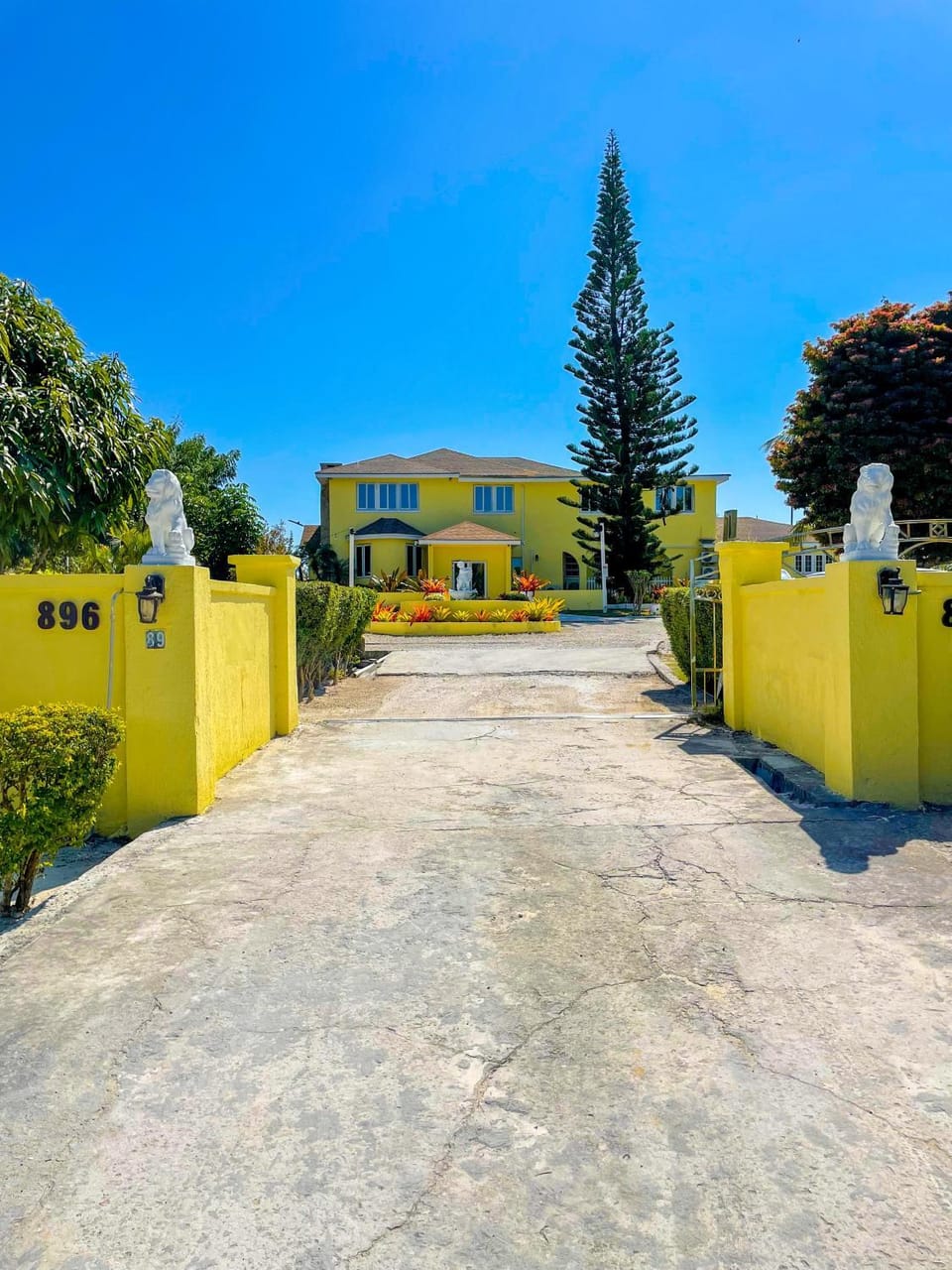Property building, Facade/entrance