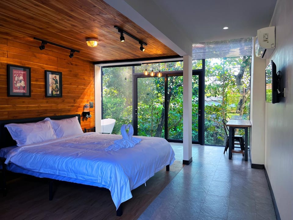 Bed, View (from property/room), Photo of the whole room, Bedroom, Garden view