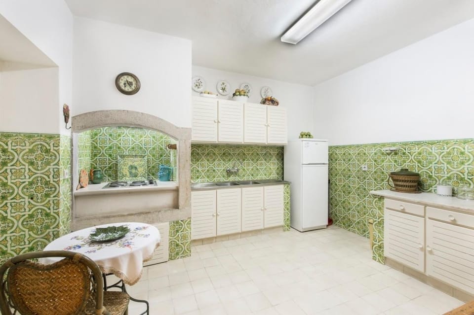 Property building, Kitchen or kitchenette