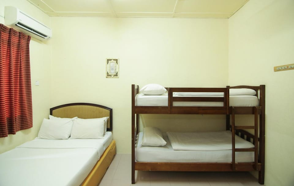 Bed, bunk bed