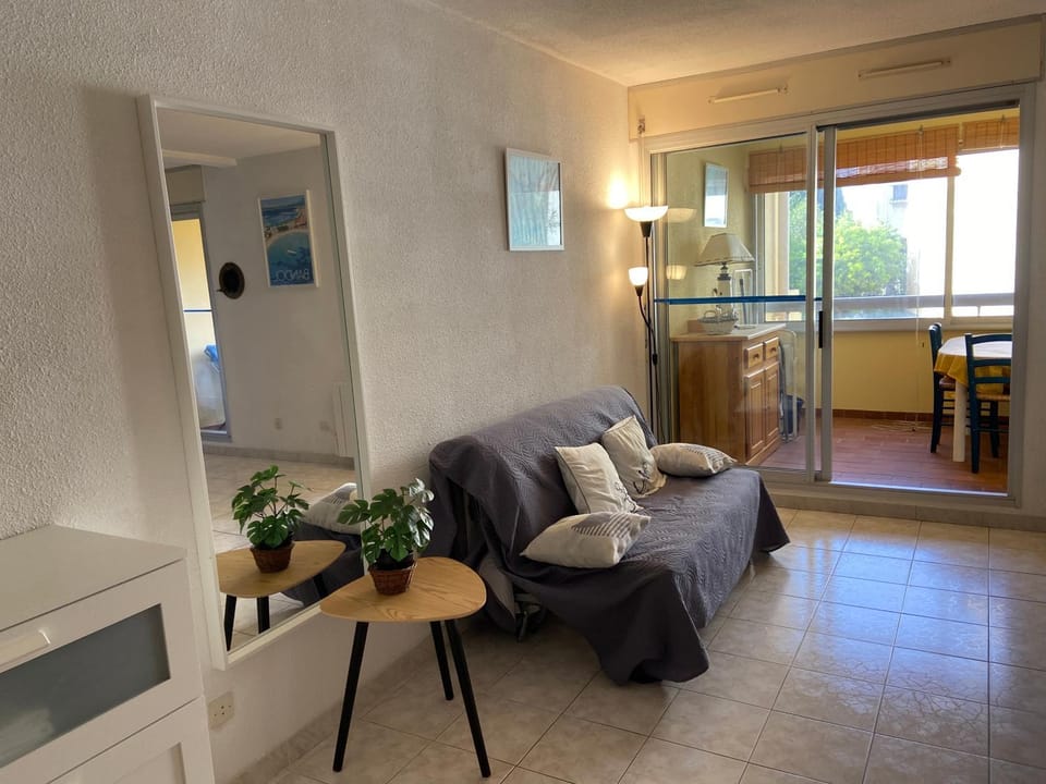 T1 Bandol Renécros 3 étoiles à 2 pas de la plus belle plage Apartment in French Riviera