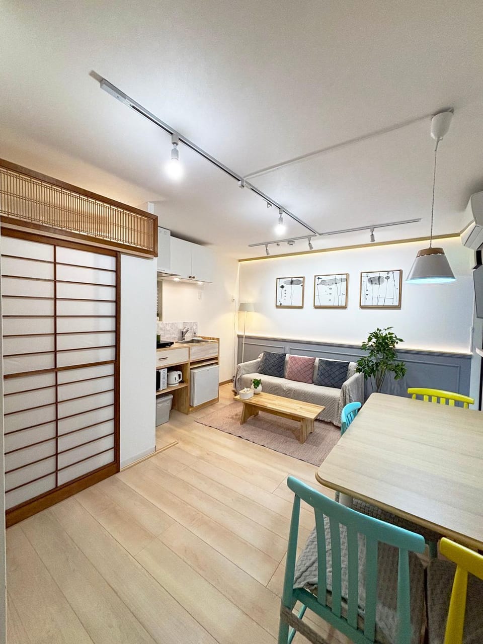 Shower, Kitchen or kitchenette, Living room, Dining area