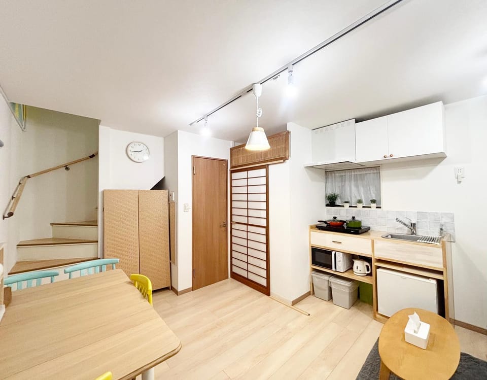 Shower, Toilet, Kitchen or kitchenette, Living room