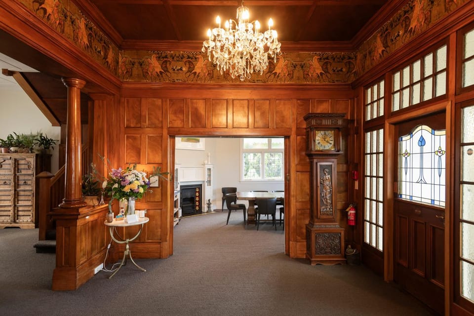 Cedar House Bed and Breakfast in Gisborne