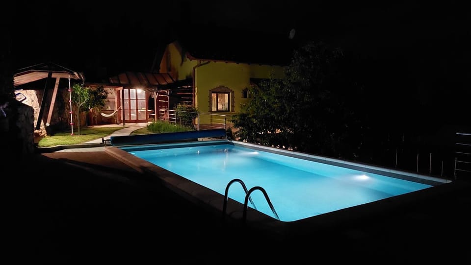 Night, Pool view