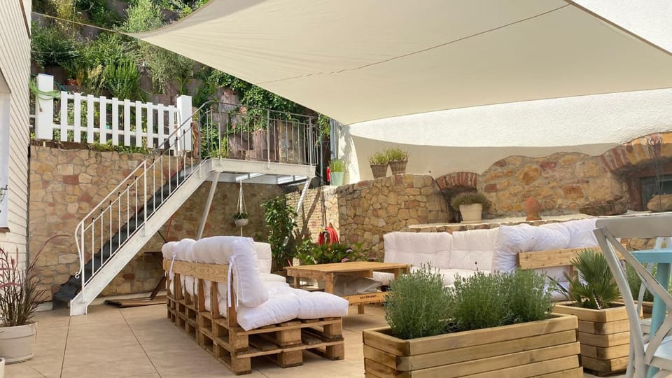 Lounge or bar, Seating area
