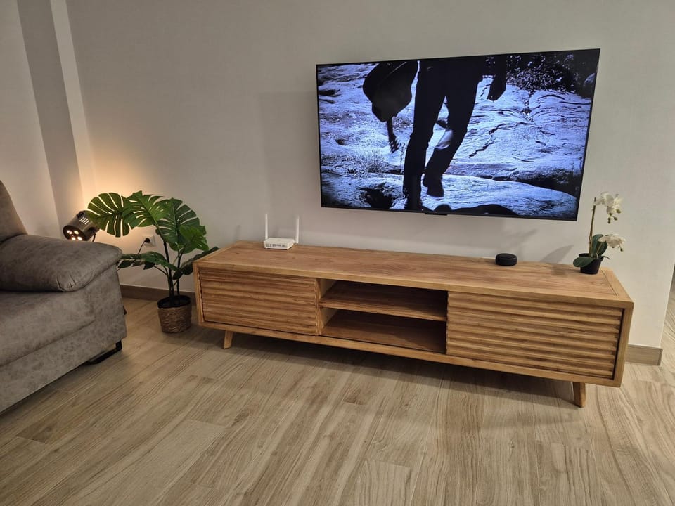 Communal lounge/ TV room, Evening entertainment