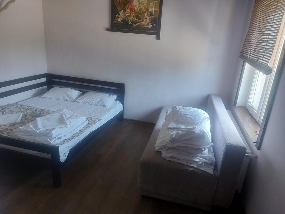 Bed, Photo of the whole room, Bedroom, towels