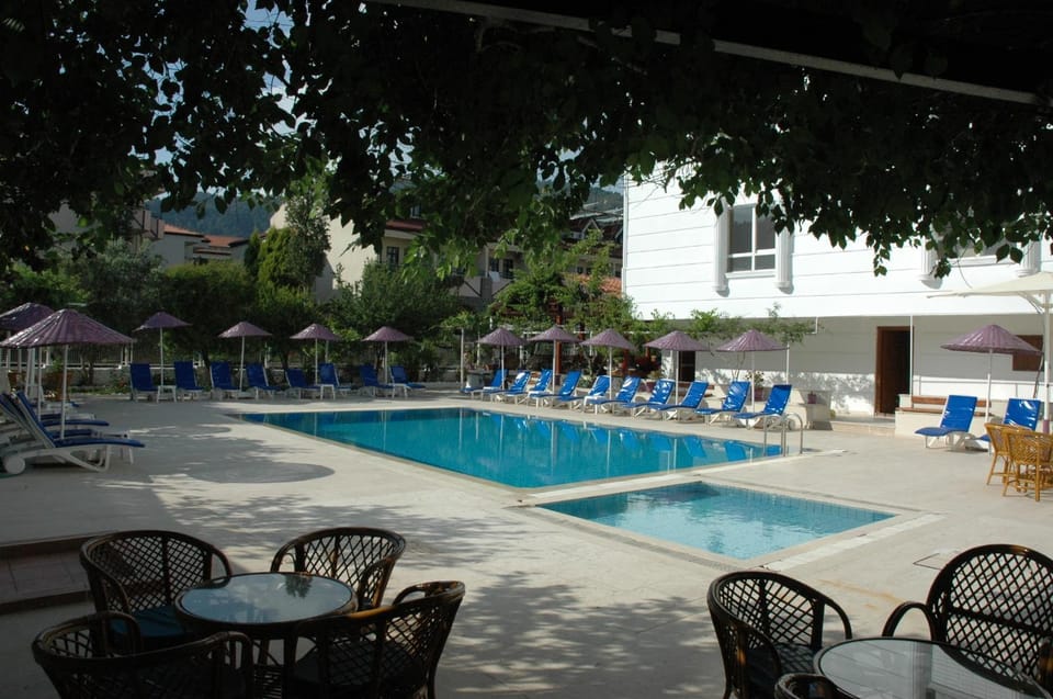 Swimming pool, Swimming pool