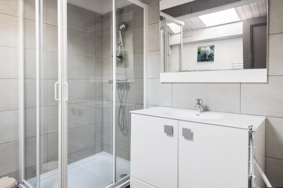 Shower, Bathroom