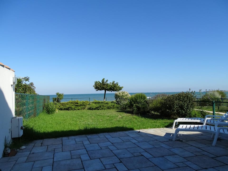 Garden, On site, Sea view