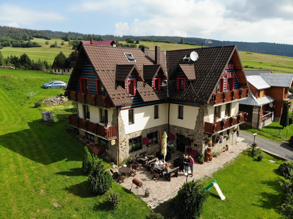 Property building, Bird's eye view, Garden view, Mountain view, Parking