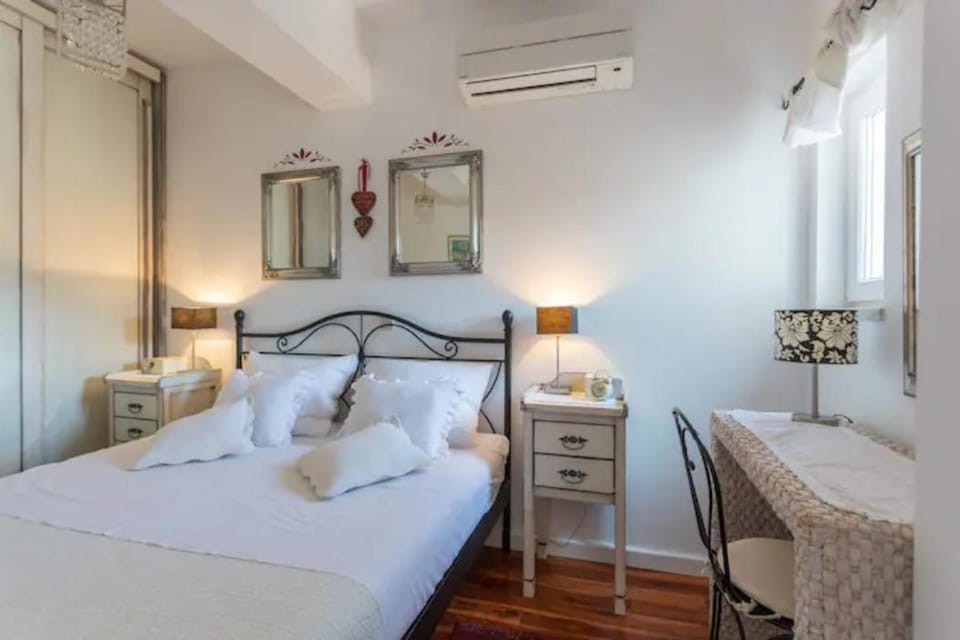 Bed, Bedroom, wardrobe