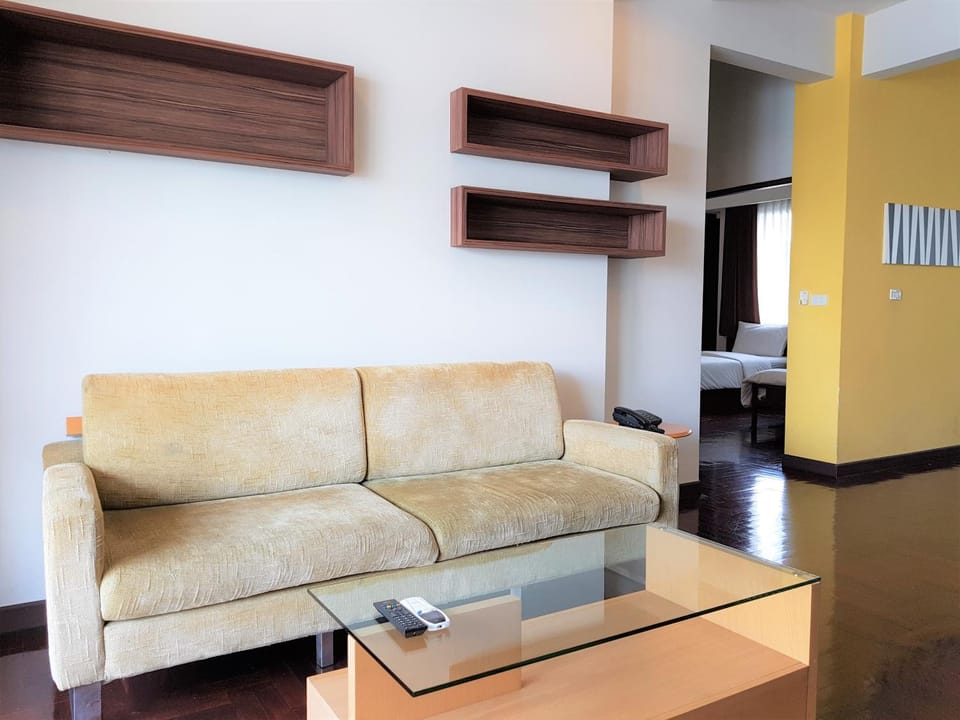 Living room, Seating area