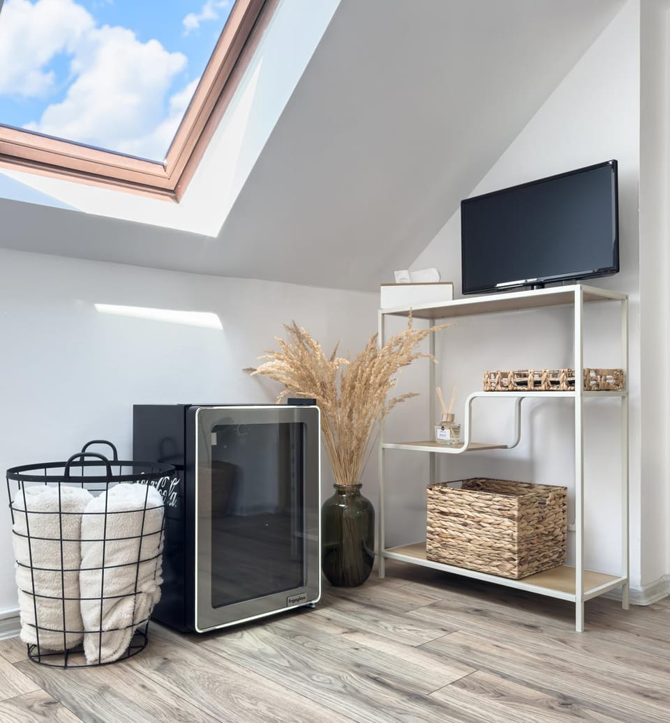 Communal lounge/ TV room, TV and multimedia, Evening entertainment, minibar