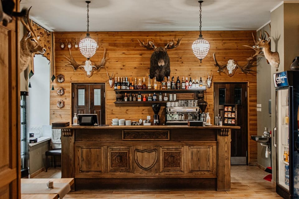 Staff, Lounge or bar