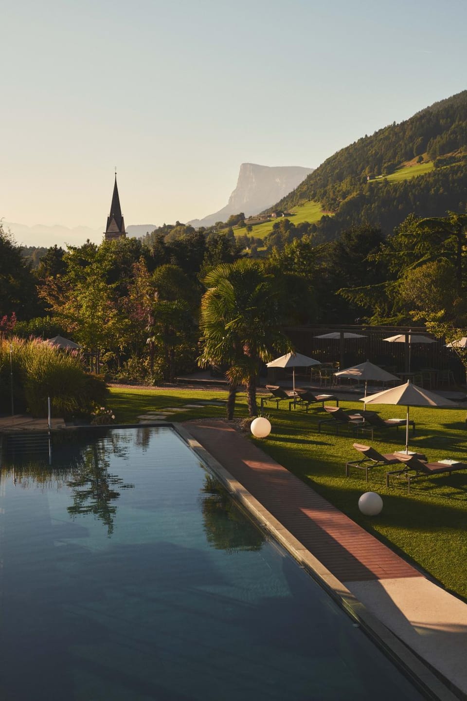 Day, Natural landscape, Garden, Garden view, Mountain view, Pool view, Swimming pool