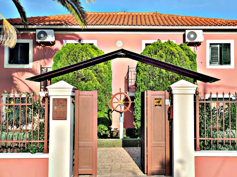 Property building, Garden, Garden, Garden view, Garden view