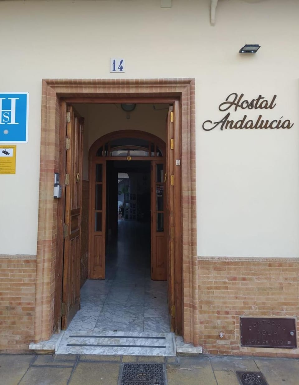 Facade/entrance