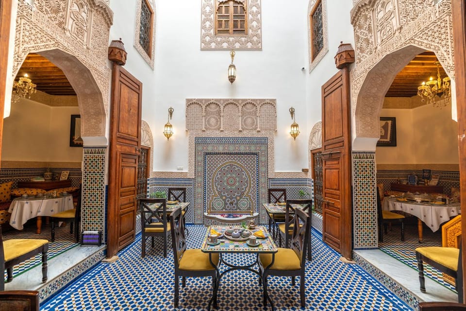 Restaurant/places to eat, Seating area, Inner courtyard view