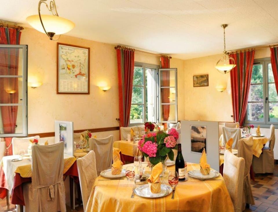 Restaurant/places to eat, Day, Banquet/Function facilities