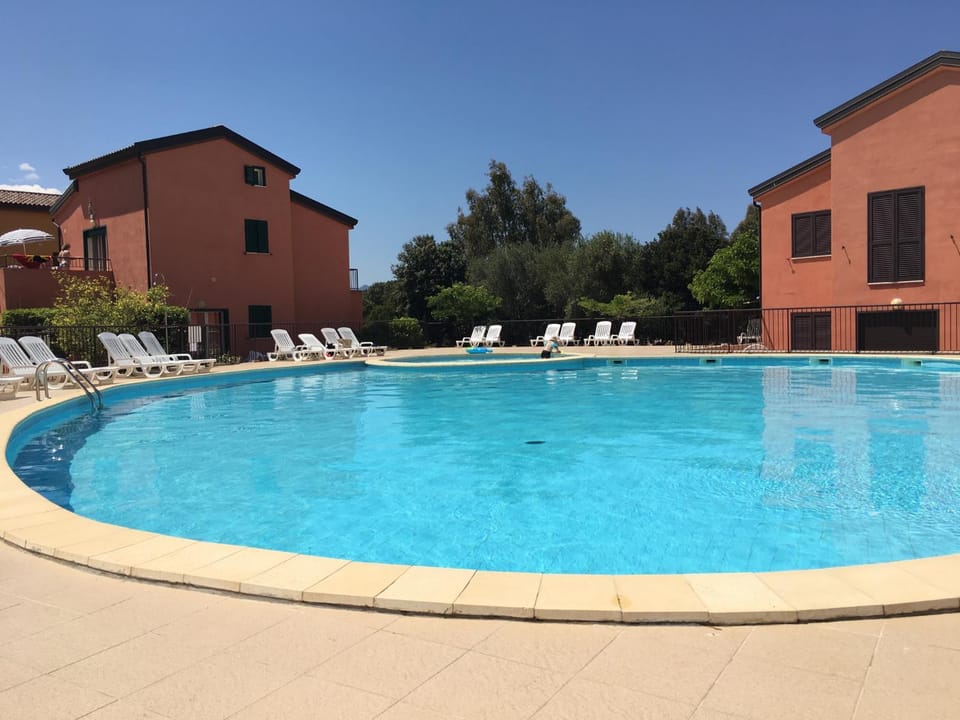 Swimming pool, Swimming pool