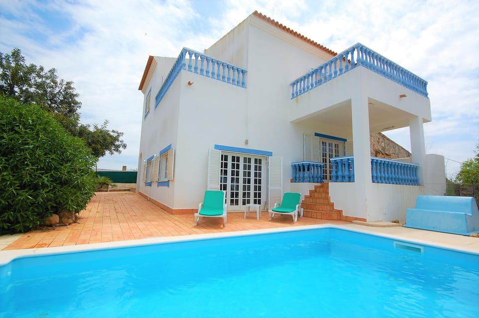 Casa da Eira - Private Villa - pool - Free wi-fi - Air Con Villa in Faro District