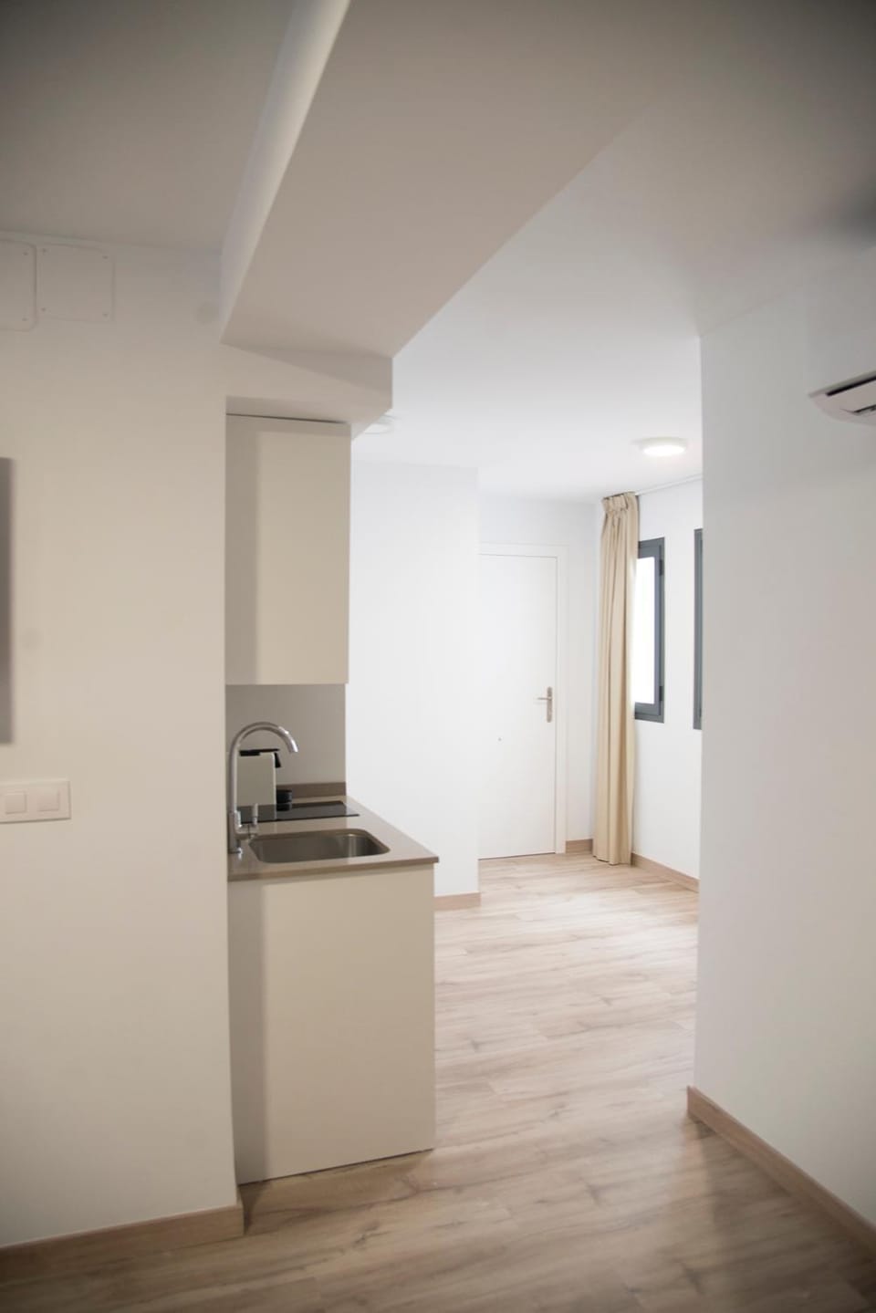 Kitchen or kitchenette, Other, Photo of the whole room, Decorative detail, Area and facilities