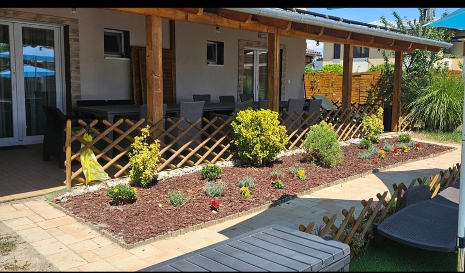 Balcony/Terrace, Garden view