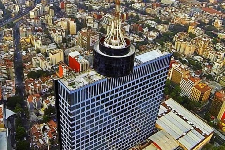 Property building, Nearby landmark, Restaurant/places to eat, Neighbourhood, Shopping Area