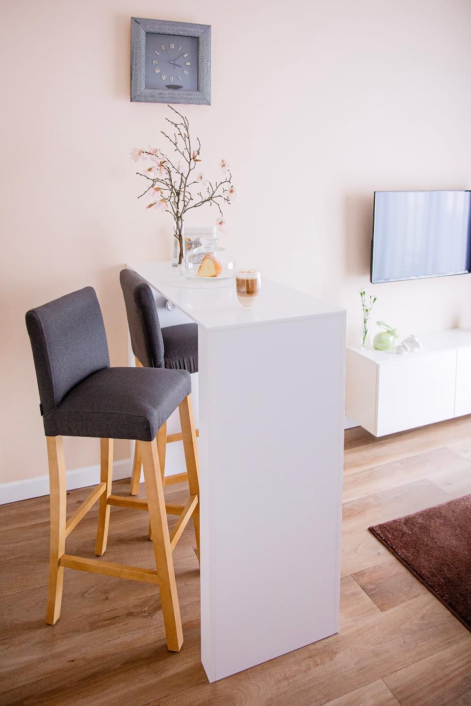 TV and multimedia, Kitchen or kitchenette, Area and facilities