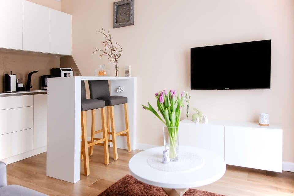 Kitchen or kitchenette, Living room