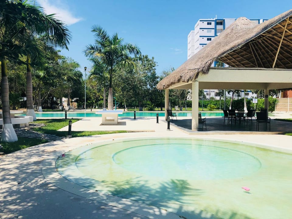 Swimming pool, Swimming pool